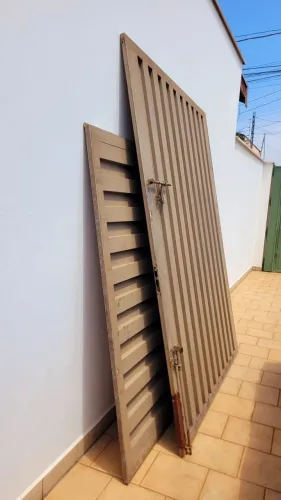 Portão de Ferro Fechado 3,86m x 2,55m