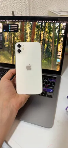 iPhone 11 128GB Branco Semi Novo | Garantia + Acessórios