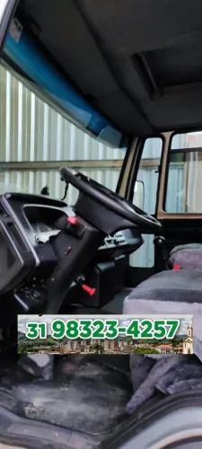 Caminhão Ford 816 baú 6 metros