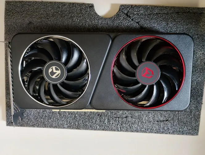 Placa de vídeo IntelARC B570 MAXSUN ray tracing