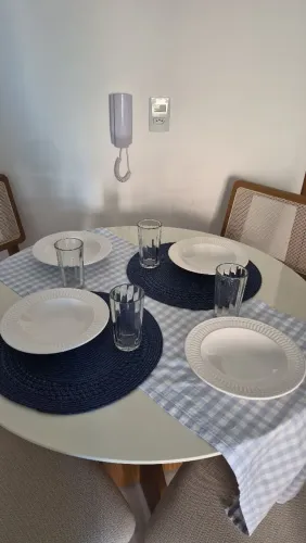 Conjunto mesa e 4 cadeiras
