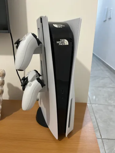 PS5 Fat 825GB Impecável + 2 Controles Originais