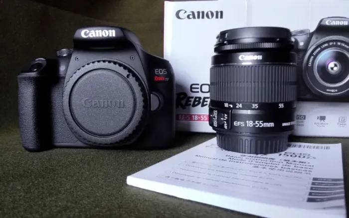 Câmera Canon EOS Rebel T7