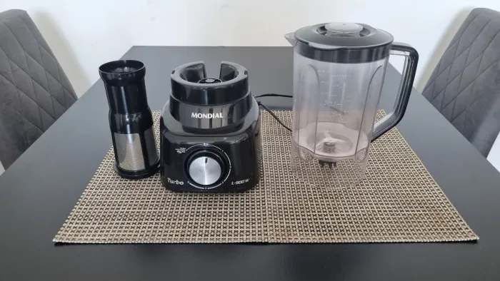 Liquidificador Mondial L-900W (900W de potência)
