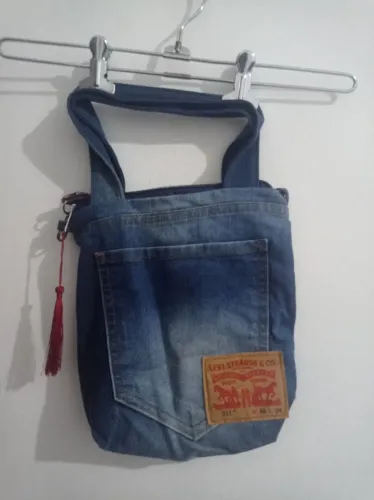 Bolsa jeans feito a mão com alça transversal e ombro 