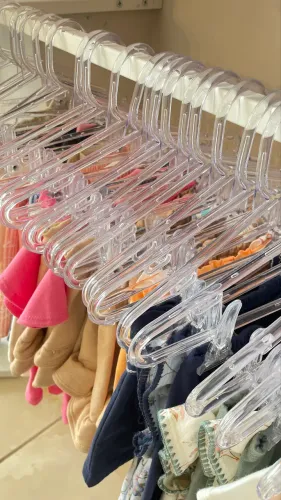 Cabide infantil em Acrílico Premium