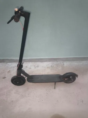 Patinete Elétrico Play X Pro 350W até 25 Km/h (Com 1 Pneu Incluso)