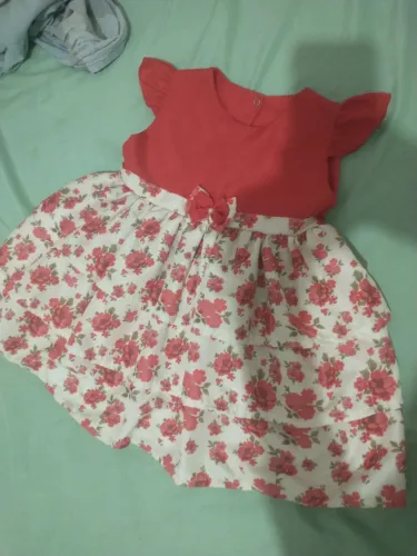 Look composto por vestido Tam 2a3 anos mais sapato Tam 23