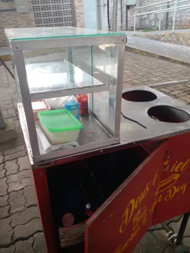 Carrinho de cachorro quente leve e compacto
