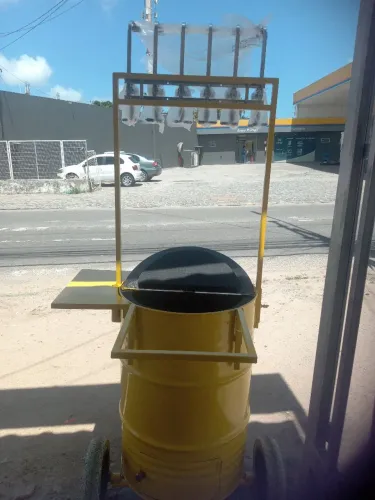 Carrinho de drinks e cerveja 