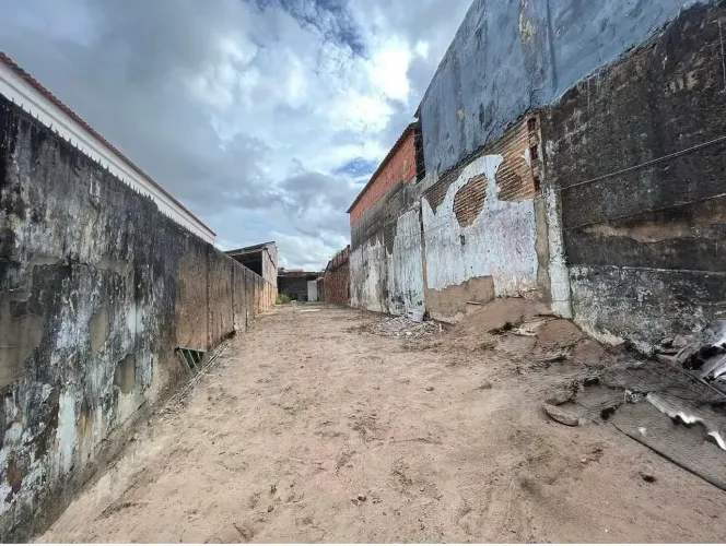 Vendo terreno - Aerolândia. Fortaleza-CE.