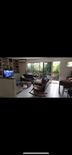 Casa de Condomínio em Camboinhas - Niteróicom 3 Dormitórios e 3 Suítes por R$ 890.000 - Ve