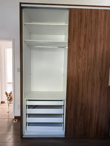 Guarda-roupa 2 Portas De Correr Com Gavetas E Prateleiras (Usado)