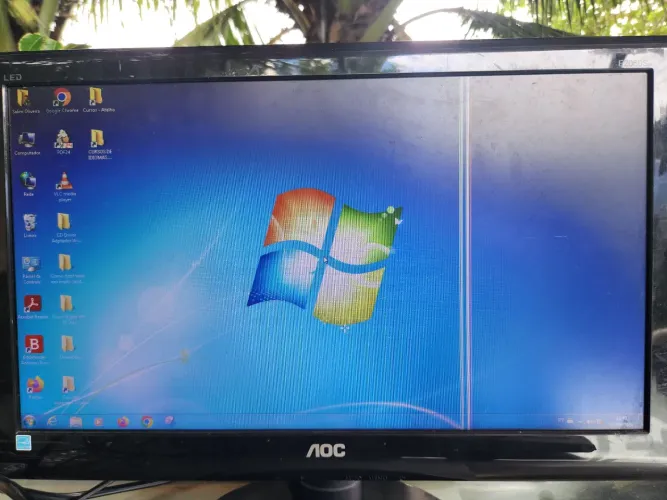 Monitor AOC (VGA ) com listra na tela