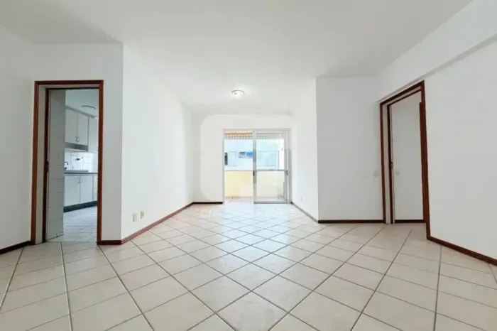 Excelente oportunidade na Esteves Junior! 3 dormitórios, 2 vagas!