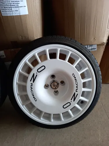 Rodas Oz rancing rally réplicas aro 17 tala 8