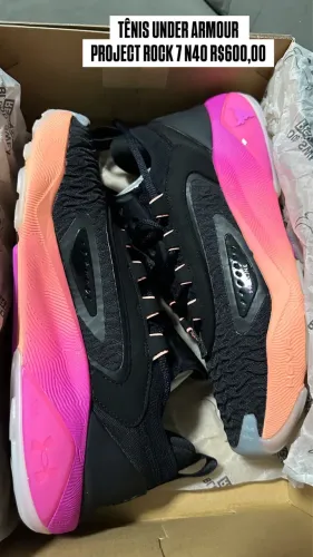 TÊNIS UNDER ARMOUR PROJECT ROCK 7 N40 ORIGINAL 