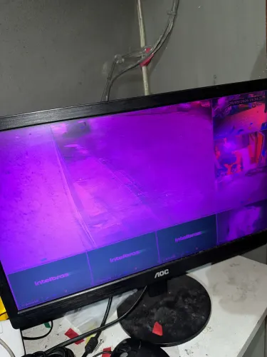 CÂMERAS DE SEGURANÇA COM DVR E MONITOR