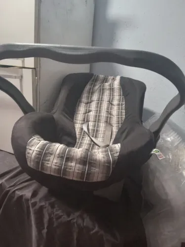 Bebê Conforto Tutti Baby  ( não entrego)