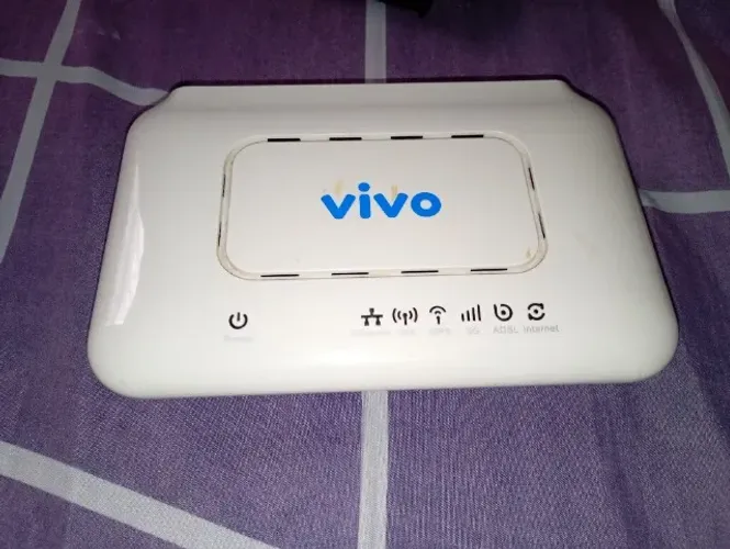 Modem de internet, banda larga, cabo Metálico.