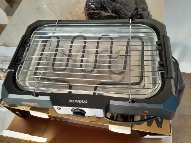 Vendo uma churrasqueira elétrica mundial