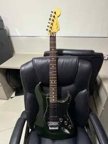 Guitarra fender stratocaster