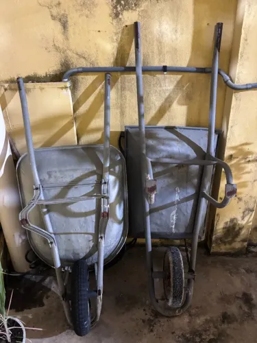 Carros de mão pesado e leve