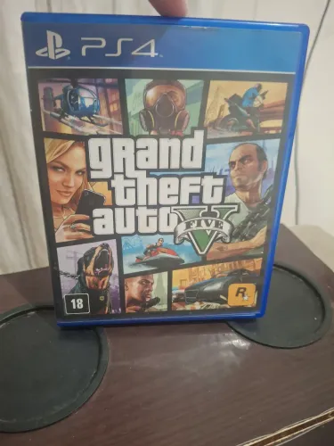 GTA V PS4 usado em ótimo estado