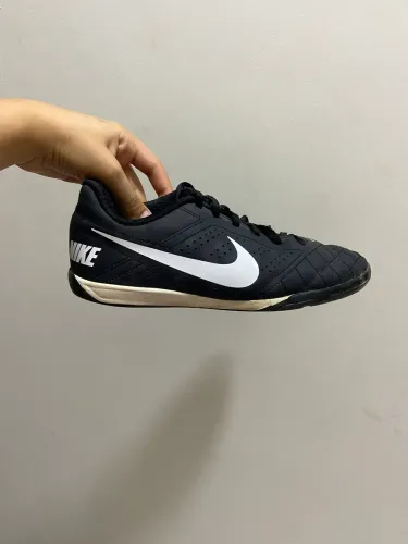 Chuteira Nike beco 2 