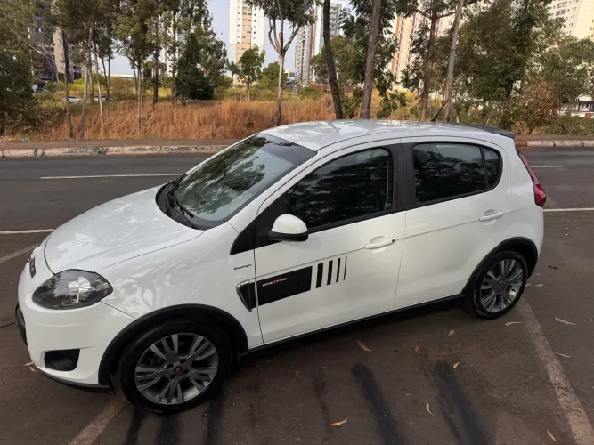 Fiat Palio Sporting 1.6 Flex 16V 5P 2015
