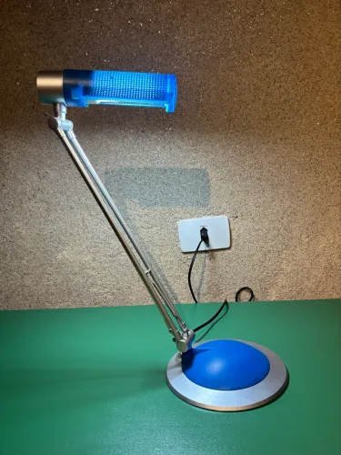 luminária de mesa articulada