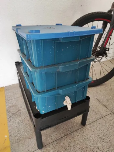 Doação minhocário funcionando