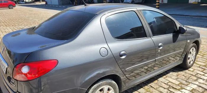 Peugeot 207 Sedan Passion XR 1.4 Flex 8V 4P 2011