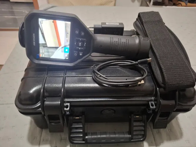 Câmera Térmica Portátil HIKVISION 