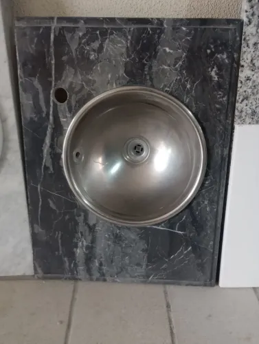 Pia para banheiro em granito preto
