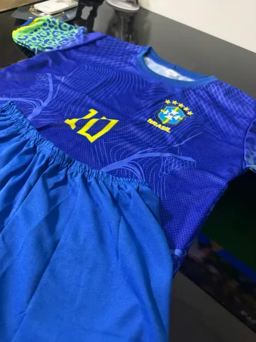 Conjunto infantil Brasil 10 anos 