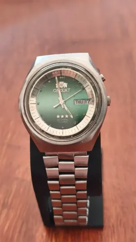 Relógio Orient Automático Vintage forma Geométrica Verde