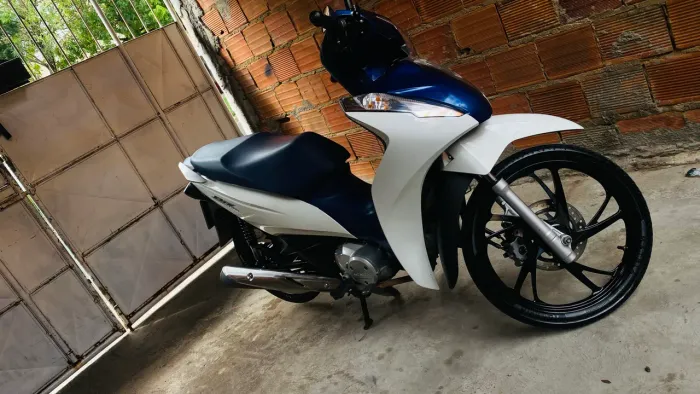 Honda biz única dona!