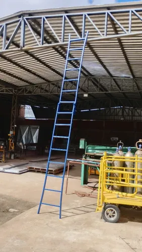 Cavalete q transformar em escada 4mts e meio de altura