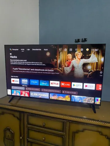 TV 40" TCL. 1 ANO E MEIO DE USO.