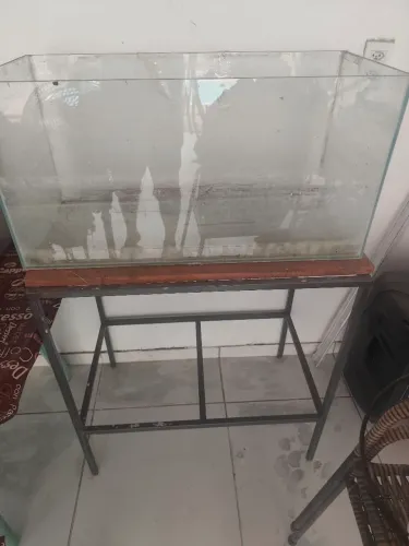 Aquário 200 l com base de Metalon R$300