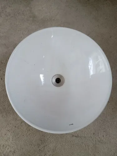 Vendo cuba de apoio, Deca 40 cm de diâmetro e 15 cm de altura em estado de nova.