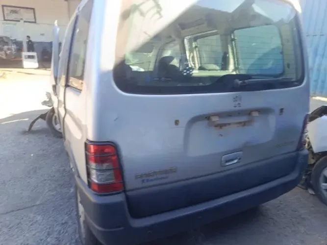 Peugeot Partner Van Escapade 1.6 Flex 16V 5P 2011