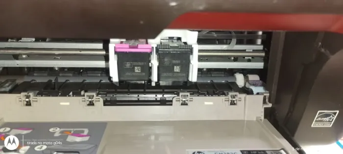 Vendo impressora hp funcionando, porém tem que trocar os cartuchos