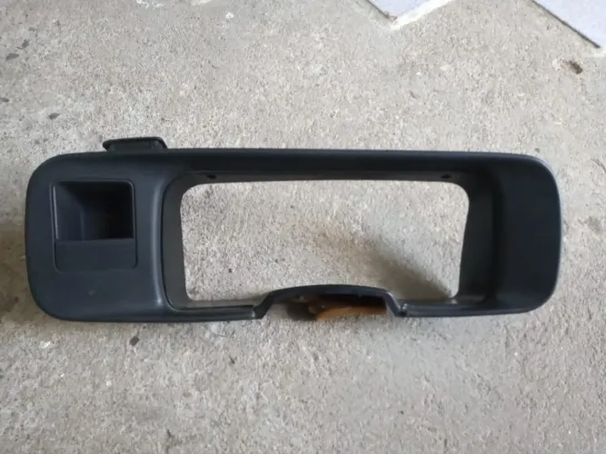 Moldura painel velocímetro Escort Verona 