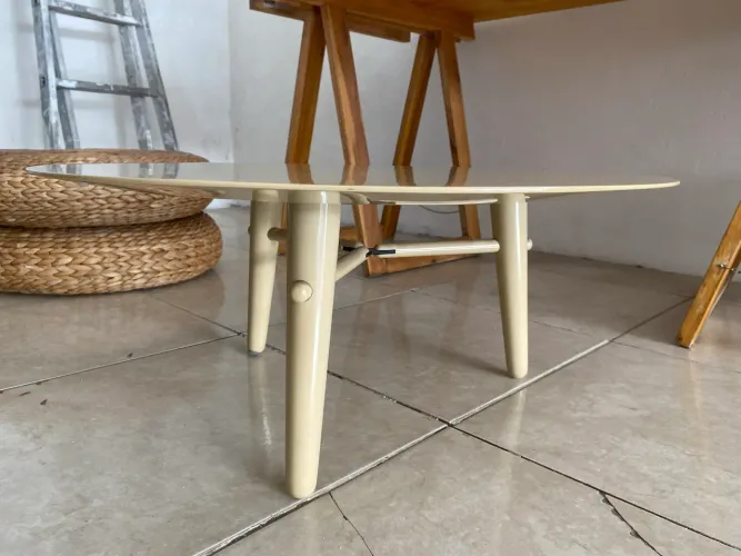 Mesa de centro bege