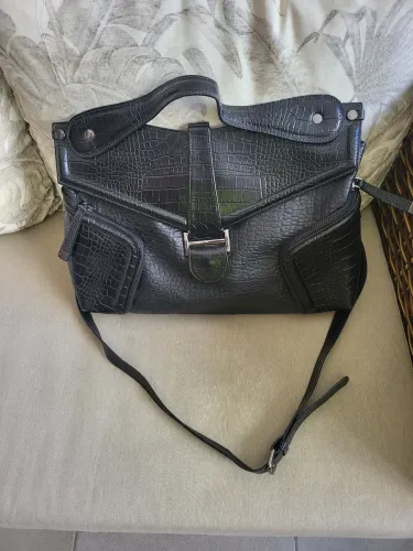 Bolsa de couro média preta Cori (opção transversal e mochila)