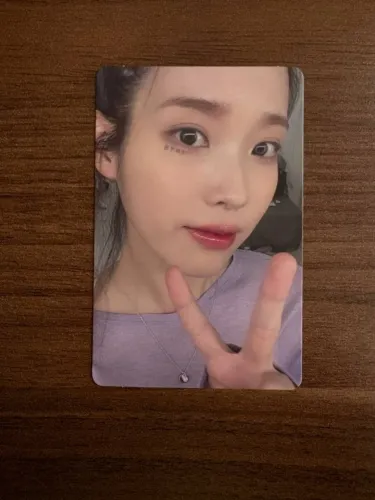 Photocard oficial IU - Lilac