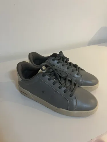 Tênis Capodarte cinza 36