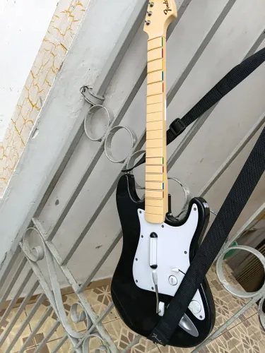 Guitarra GUITAR HERO PRA PS2..PS3..PS4..PS5